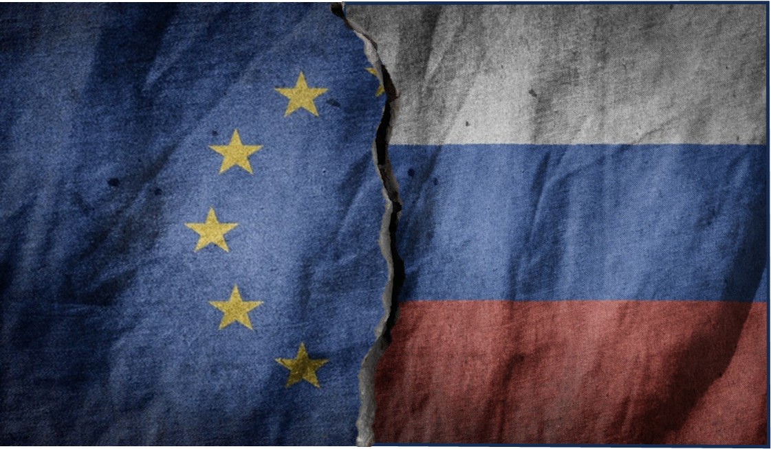 Photo des drapeaux européen et russe fissurés